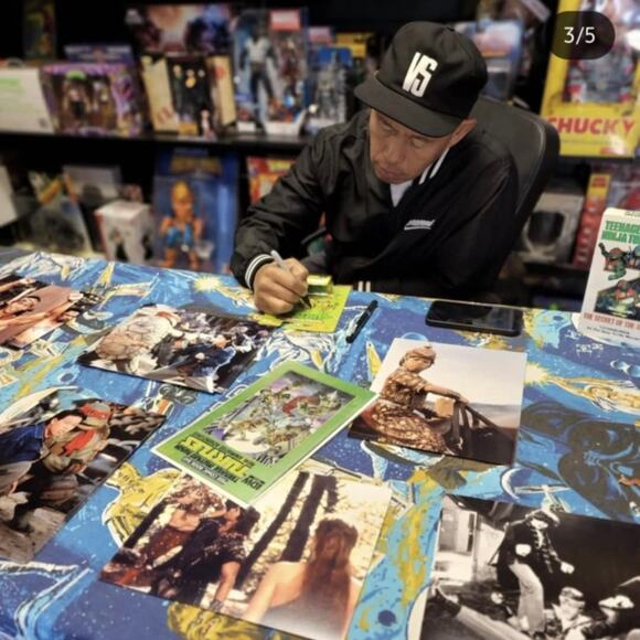 TMNT / Teenage Mutant Ninja Turtles - Signed Hot Wheels + Comic Book Set - New - Picture 9 of 9